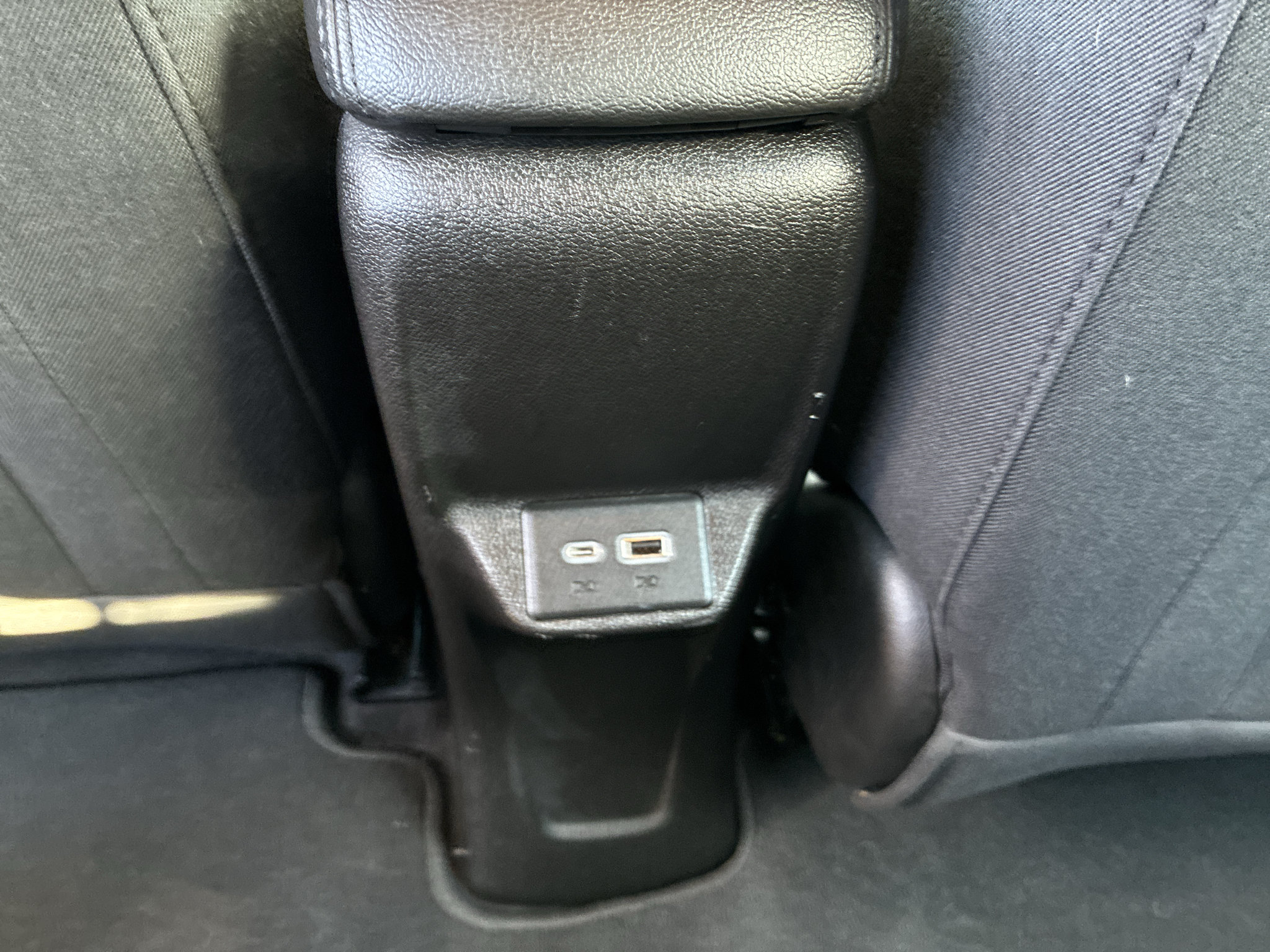 Used 2022 Chevrolet Bolt EUV LT FWD image 37