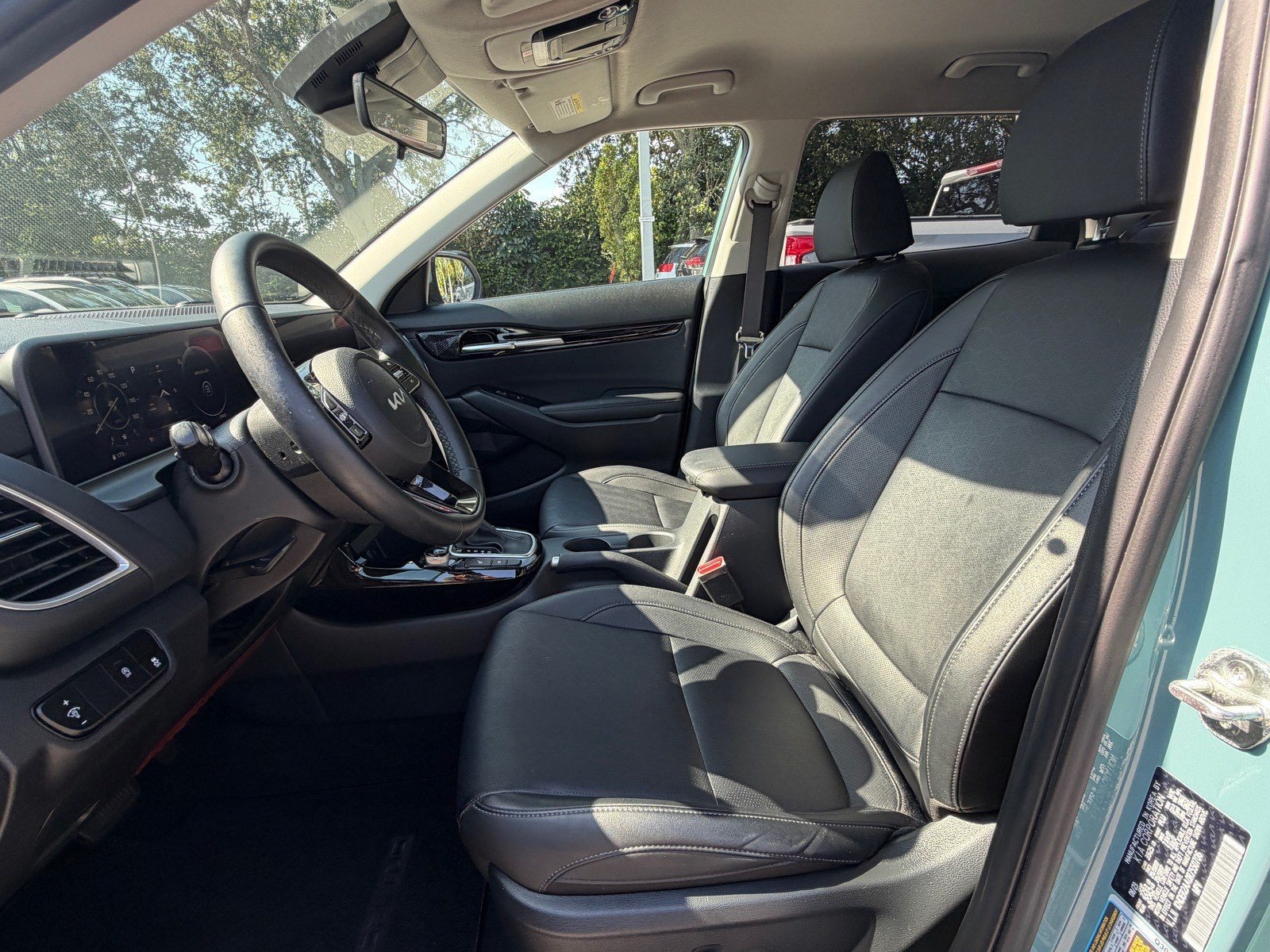 Certified 2024 Kia Seltos EX FWD image 23