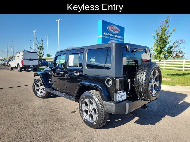 Used 2017 Jeep Wrangler Unlimited Sahara w/ Dual Top Group AWD/4WD image 5