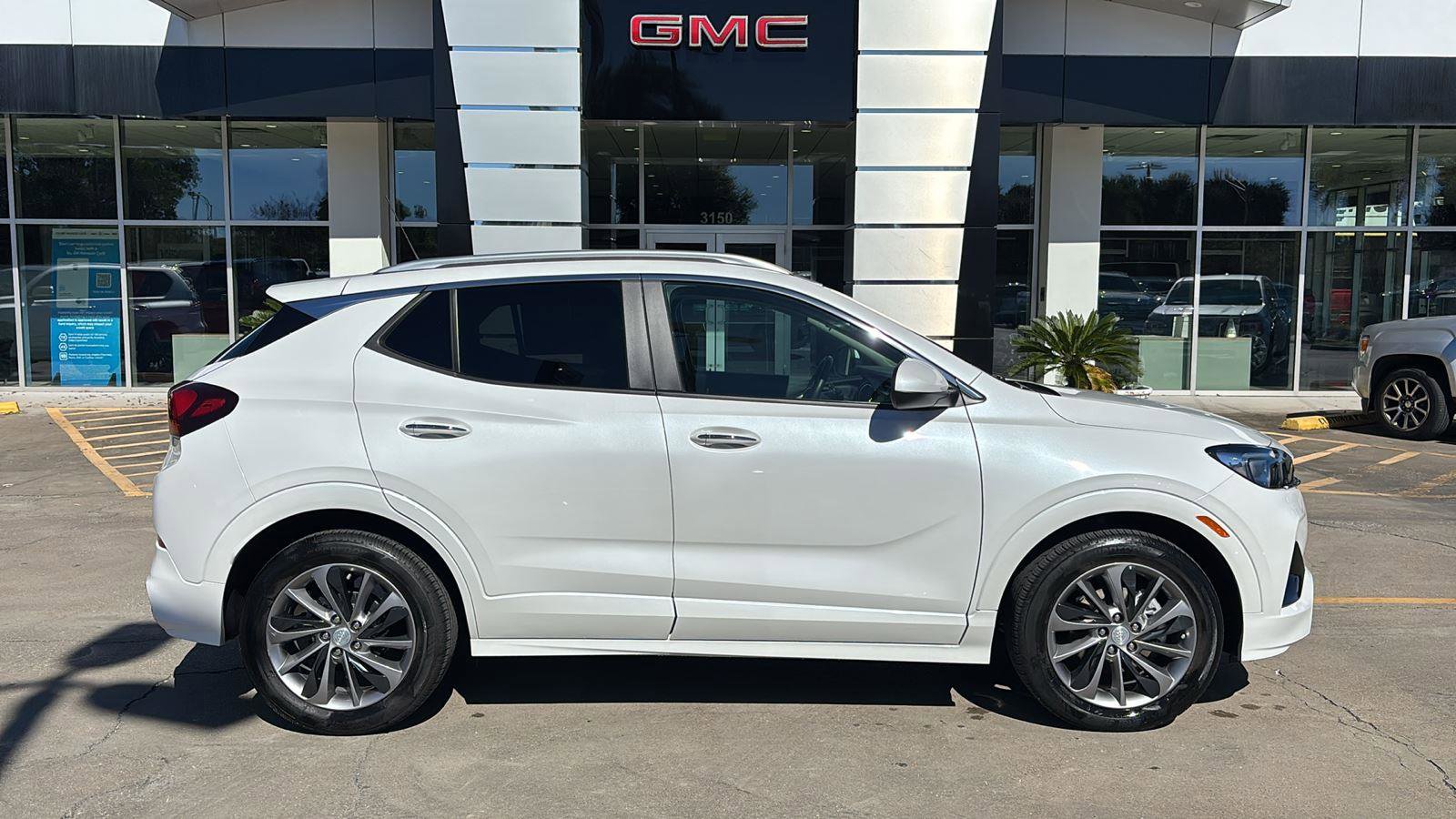 Used 2022 Buick Encore GX Select w/ Experience Buick Package image 8