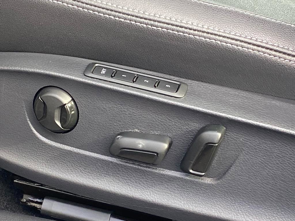 Used 2020 Volkswagen Passat 2.0T SEL image 13