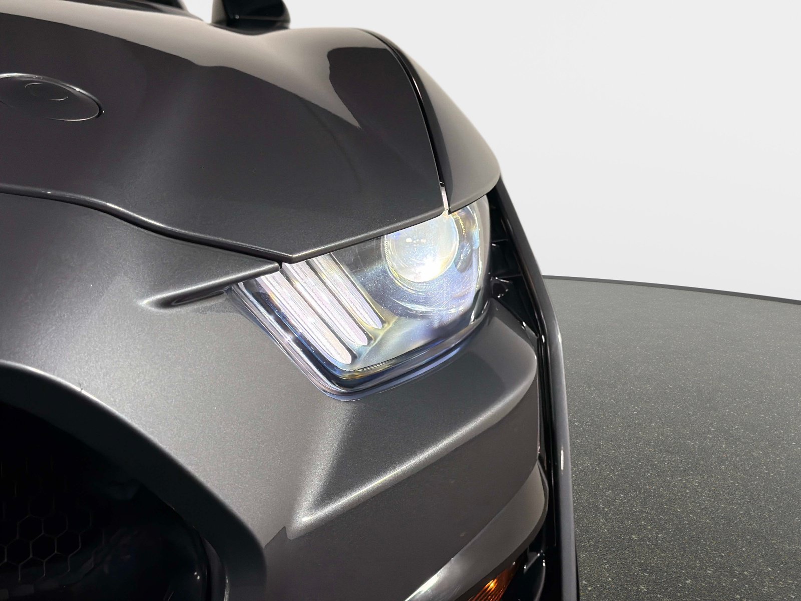 Used 2022 Ford Mustang Shelby GT500 w/ Carbon Fiber Track Pack RWD image 10
