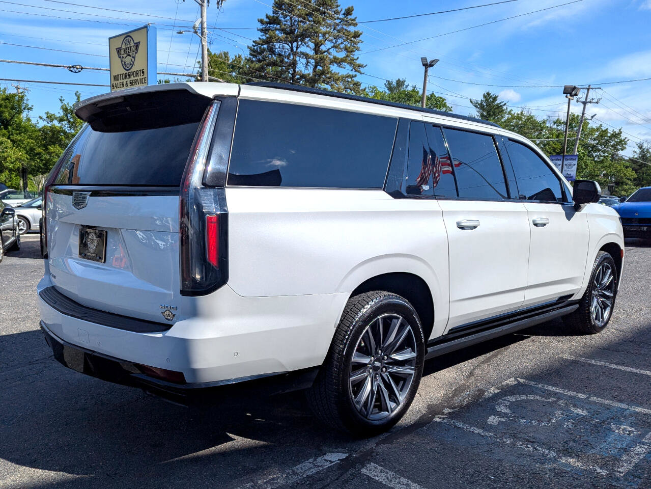 Used 2022 Cadillac Escalade ESV Sport Platinum image 7