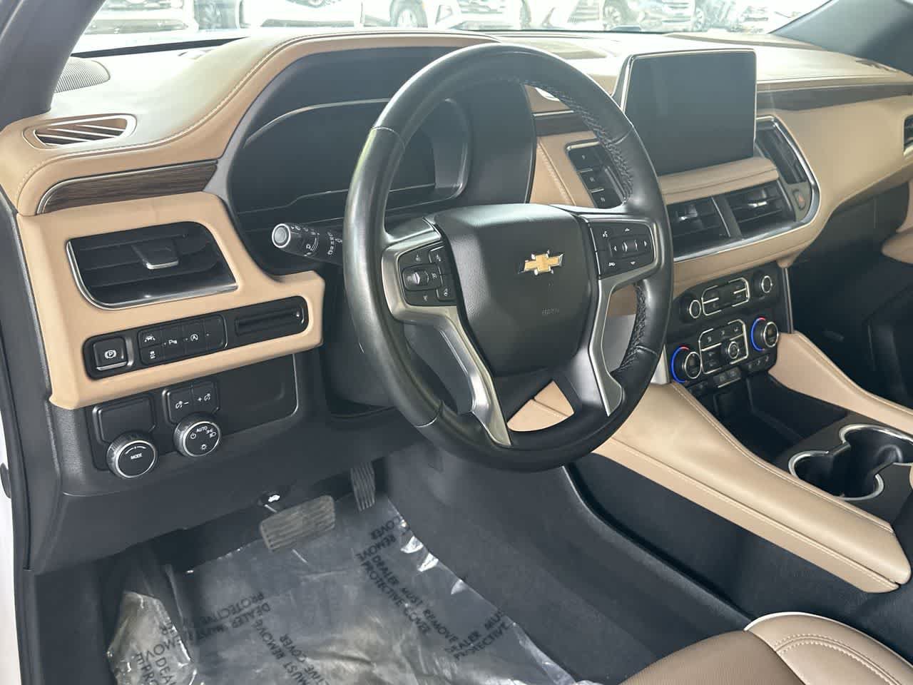 Used 2024 Chevrolet Suburban Premier RWD image 13