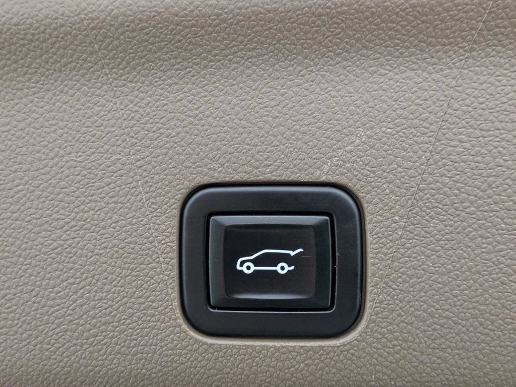 Used 2022 GMC Yukon XL Denali AWD/4WD image 21