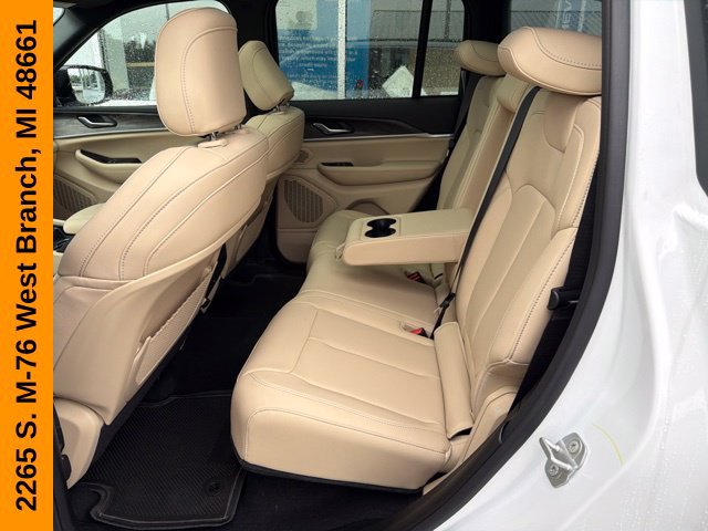 New 2027 Jeep Grand Cherokee Limited AWD/4WD image 17