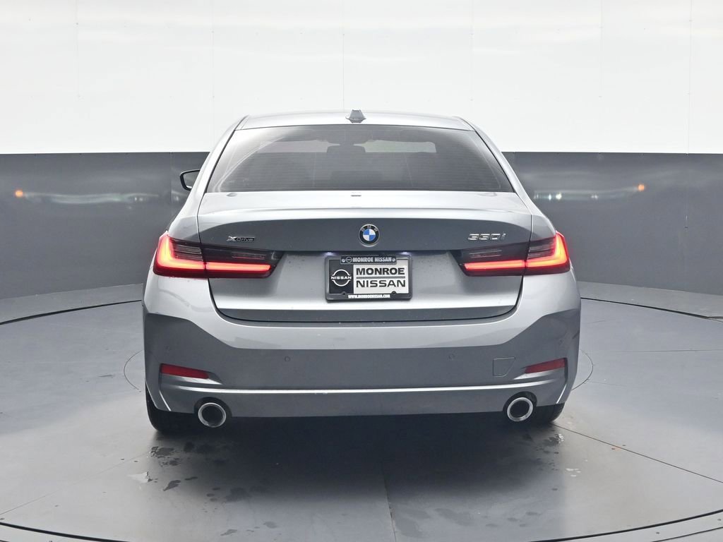 Used 2023 BMW 330i xDrive Sedan w/ Premium Package image 6