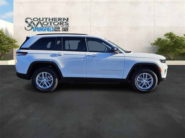 New 2025 Jeep Grand Cherokee Laredo RWD image 6