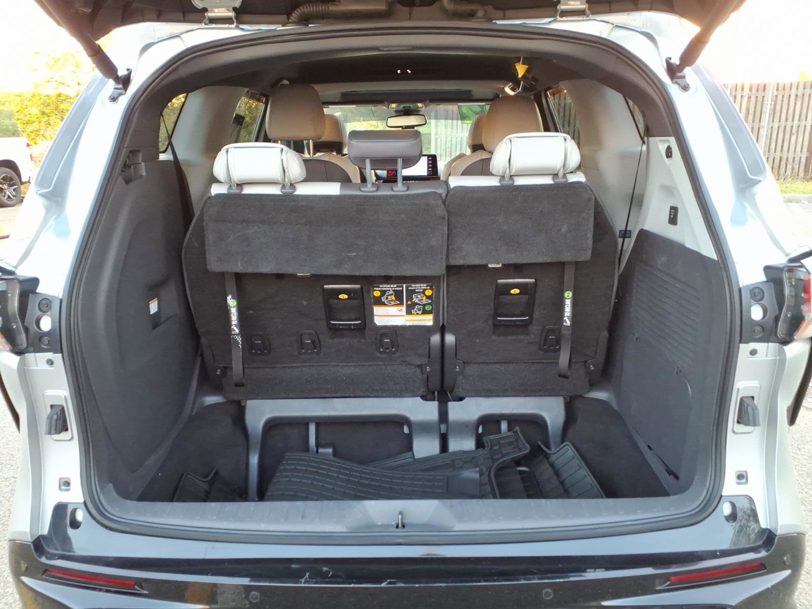 Used 2022 Toyota Sienna XSE w/ XSE Plus Package AWD/4WD image 17