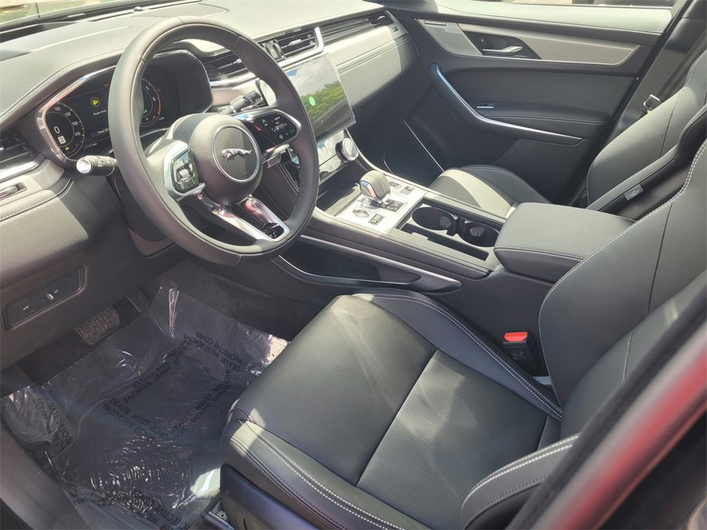 New 2026 Jaguar F-PACE R-Dynamic S image 13