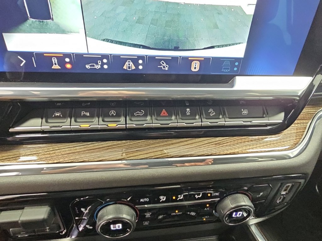 Used 2024 Chevrolet Silverado 1500 LT Trail Boss w/ LT Trail Boss Premium Package AWD/4WD image 21