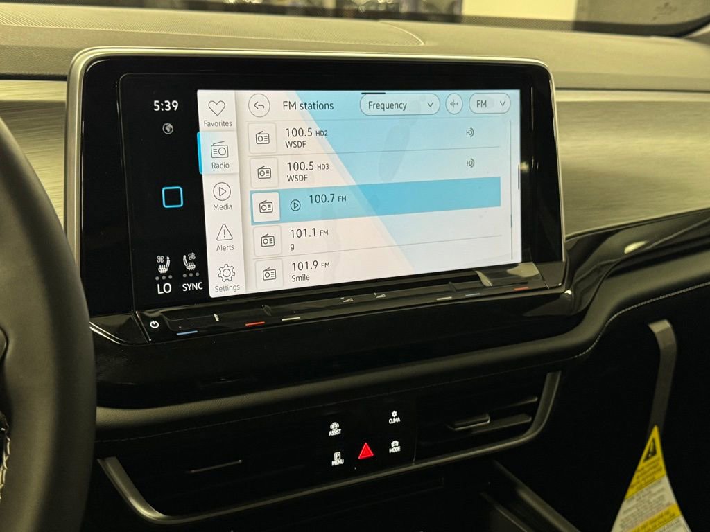 New 2026 Volkswagen Atlas Cross Sport SE image 26