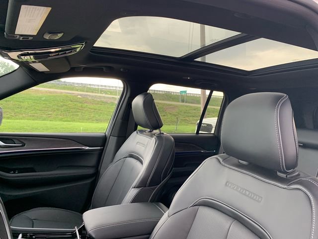 New 2024 Jeep Grand Cherokee Overland image 23