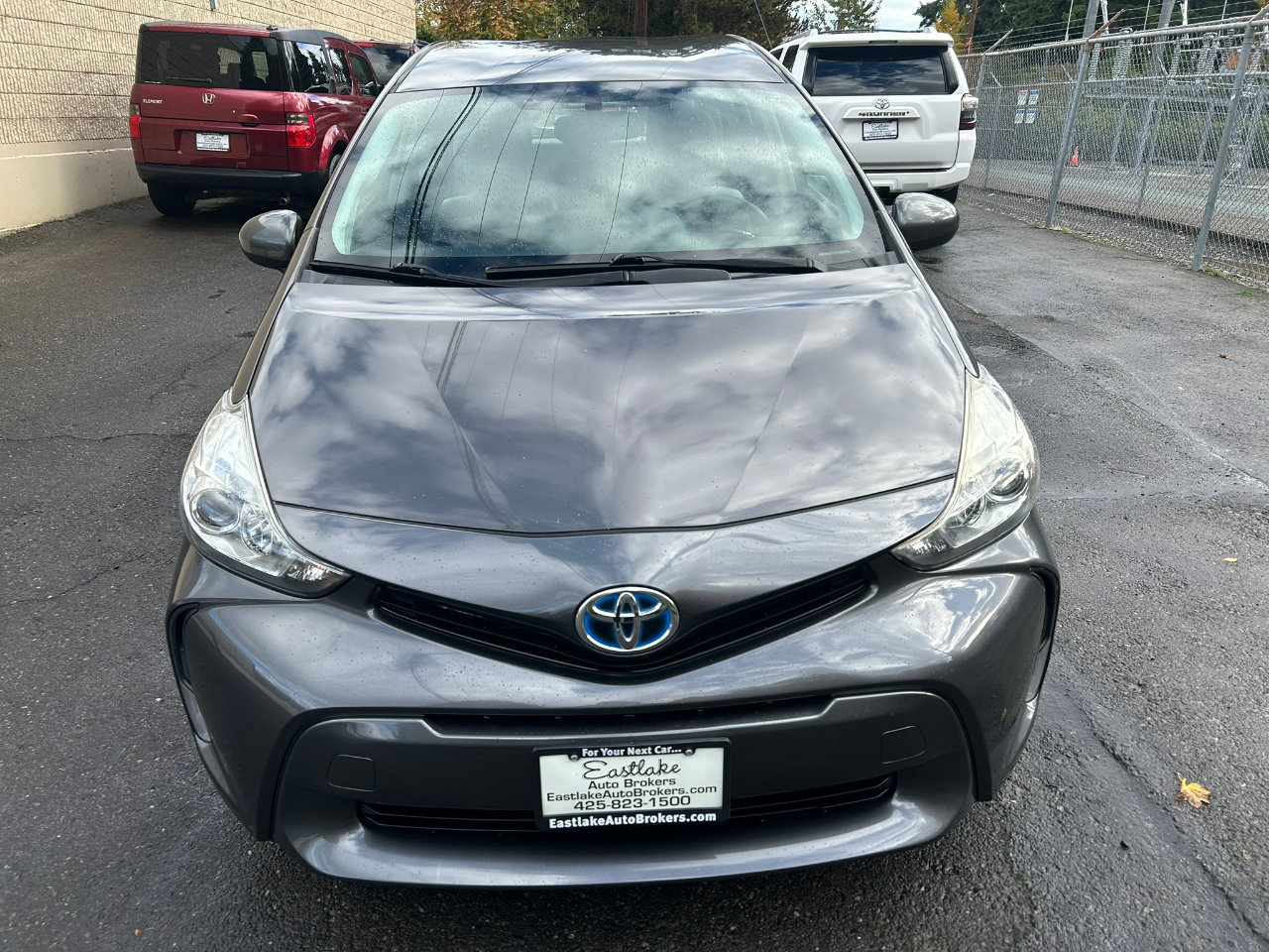 Used 2016 Toyota Prius V Four image 2