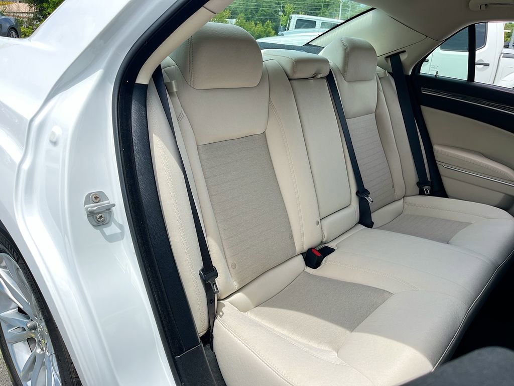 Used 2019 Chrysler 300 Touring w/ Driver Convenience Group RWD image 24