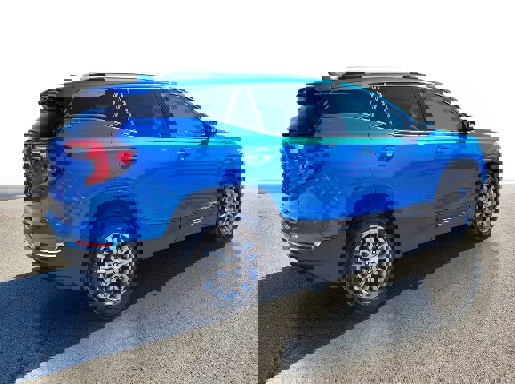 Certified 2024 GMC Terrain SLT w/ LPO, Floor Liner Package image 4