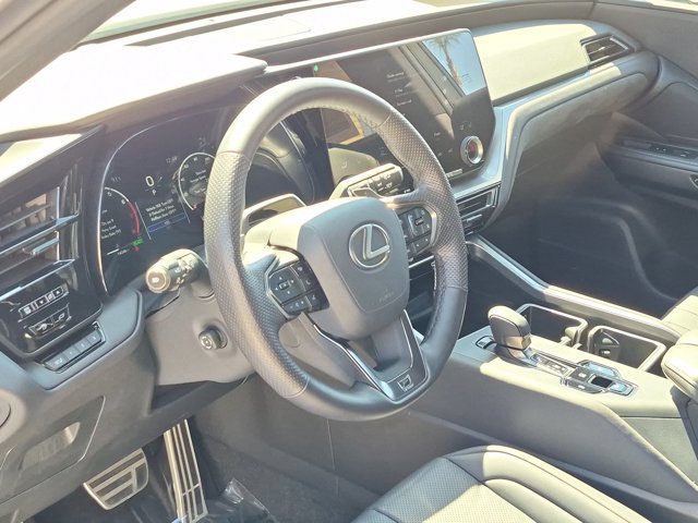 Used 2026 Lexus TX 500h AWD w/ Technology Package image 12