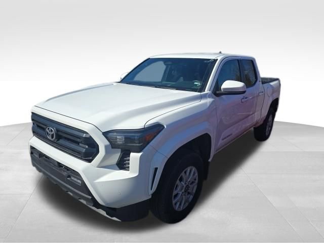Used 2024 Toyota Tacoma SR5 image 2