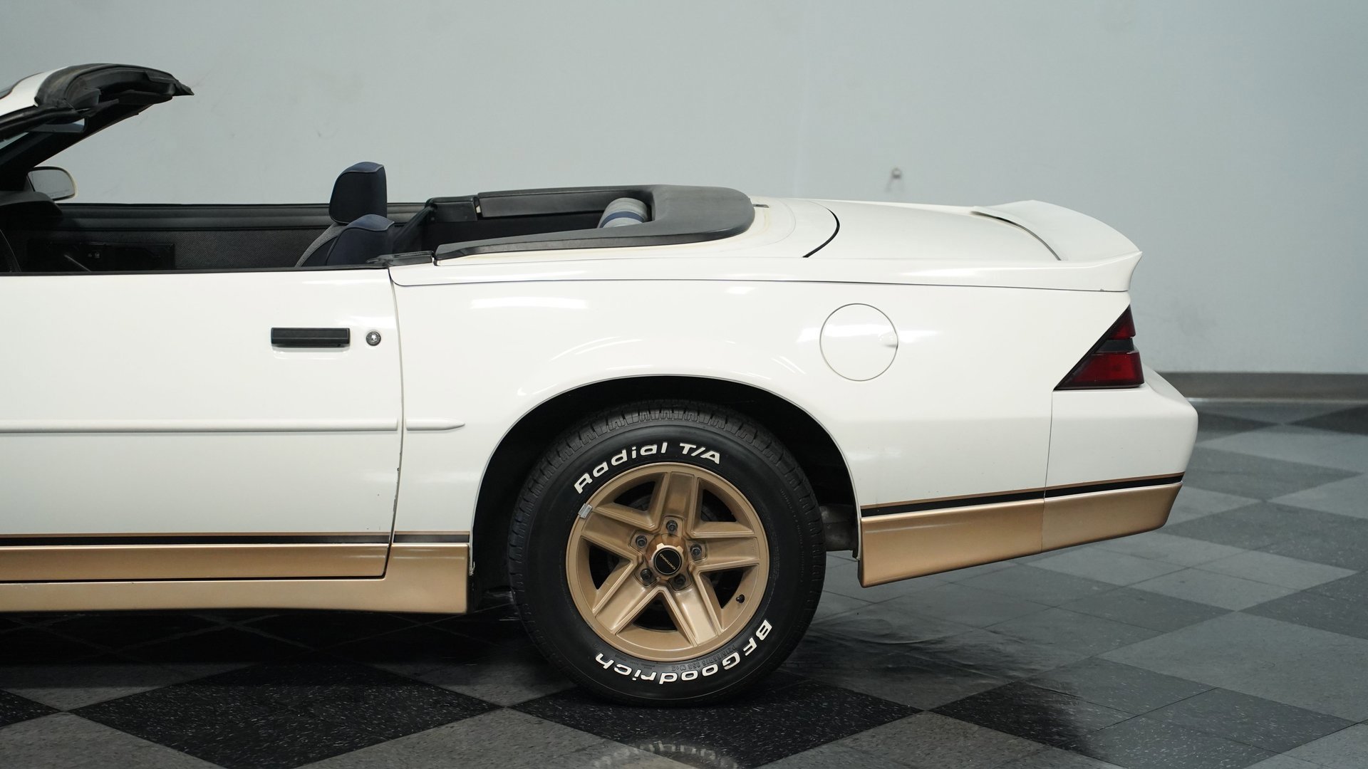 Used 1988 Chevrolet Camaro LT image 22