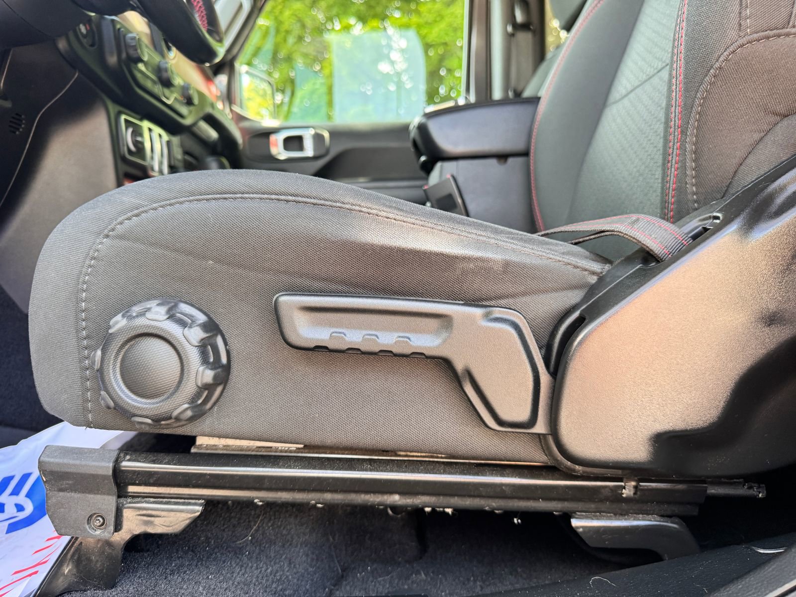 Used 2021 Jeep Wrangler Rubicon AWD/4WD image 25