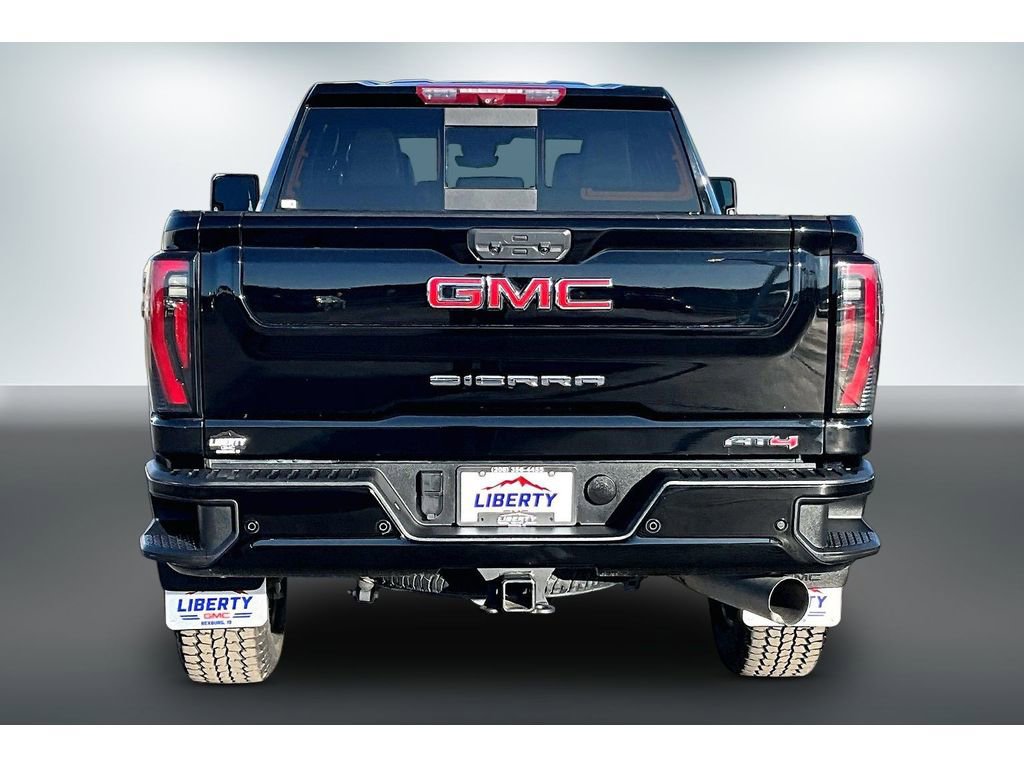 Used 2024 GMC Sierra 2500 AT4 w/ AT4 Premium Plus Package image 3