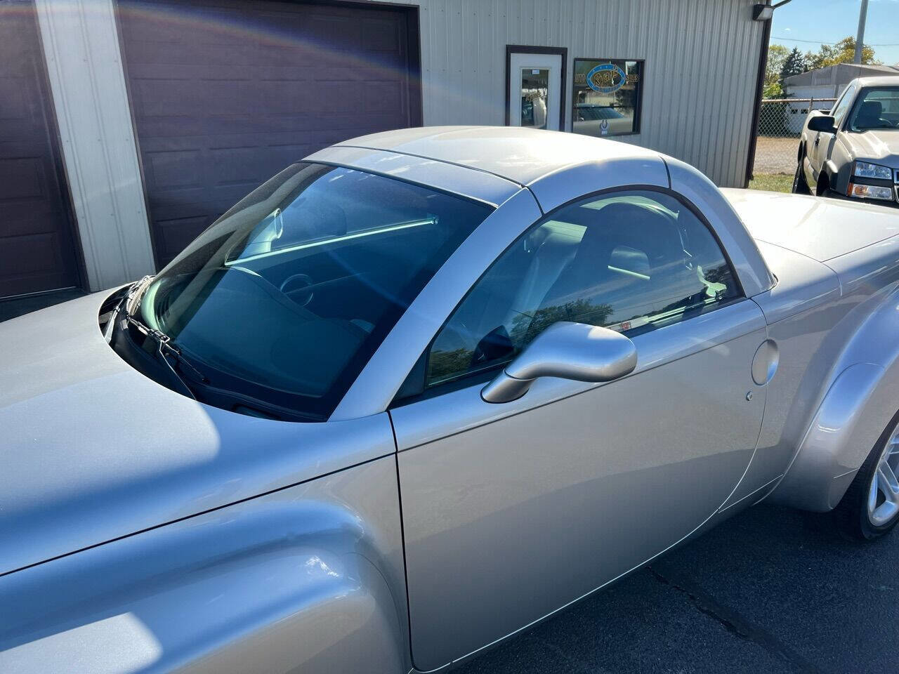 Used 2004 Chevrolet SSR w/ Preferred Equipment Group RWD image 18