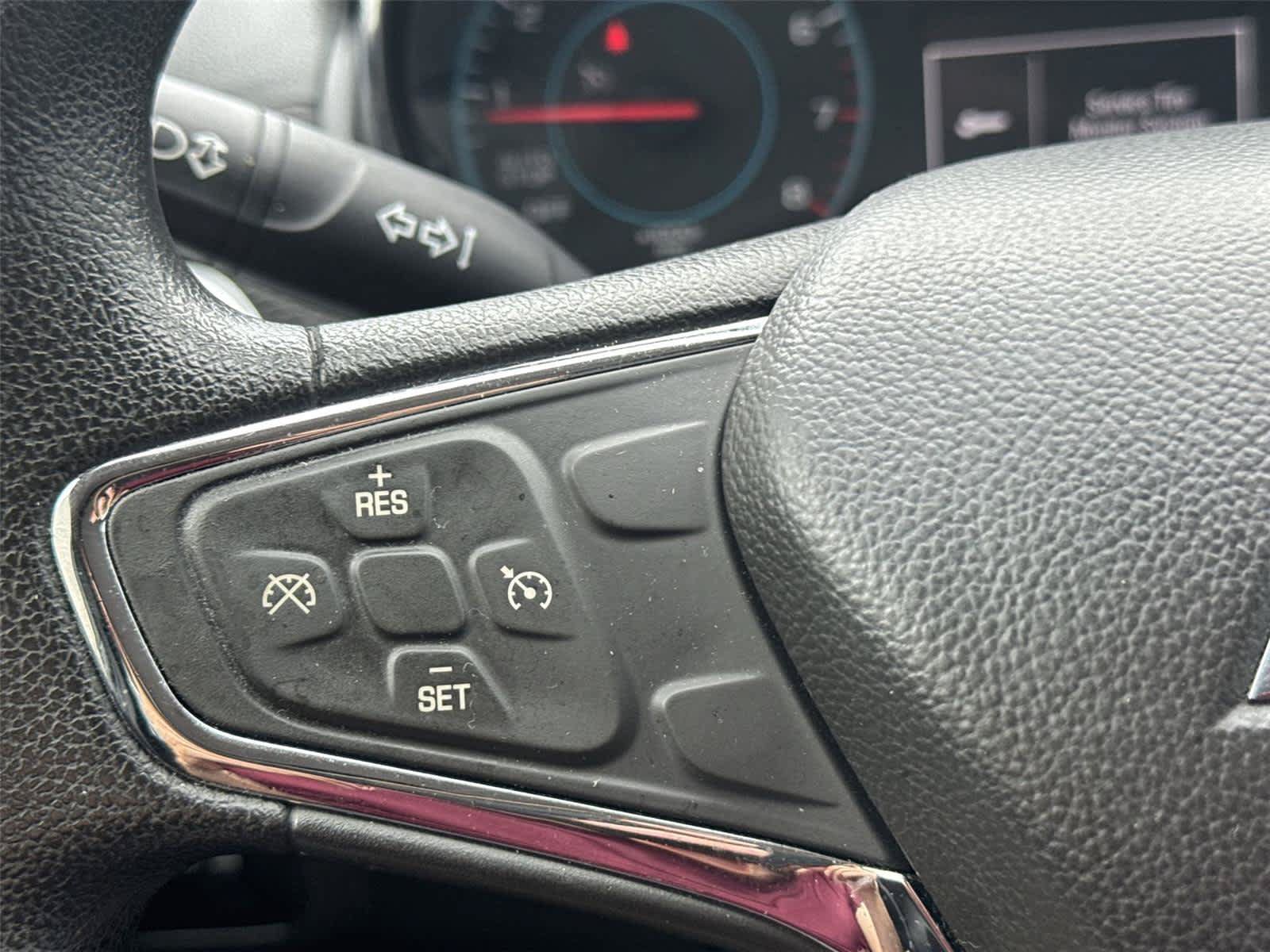 Used 2017 Chevrolet Cruze LT FWD image 23