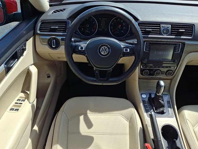 Used 2017 Volkswagen Passat 1.8T SE w/ SE Lighting Package FWD image 11