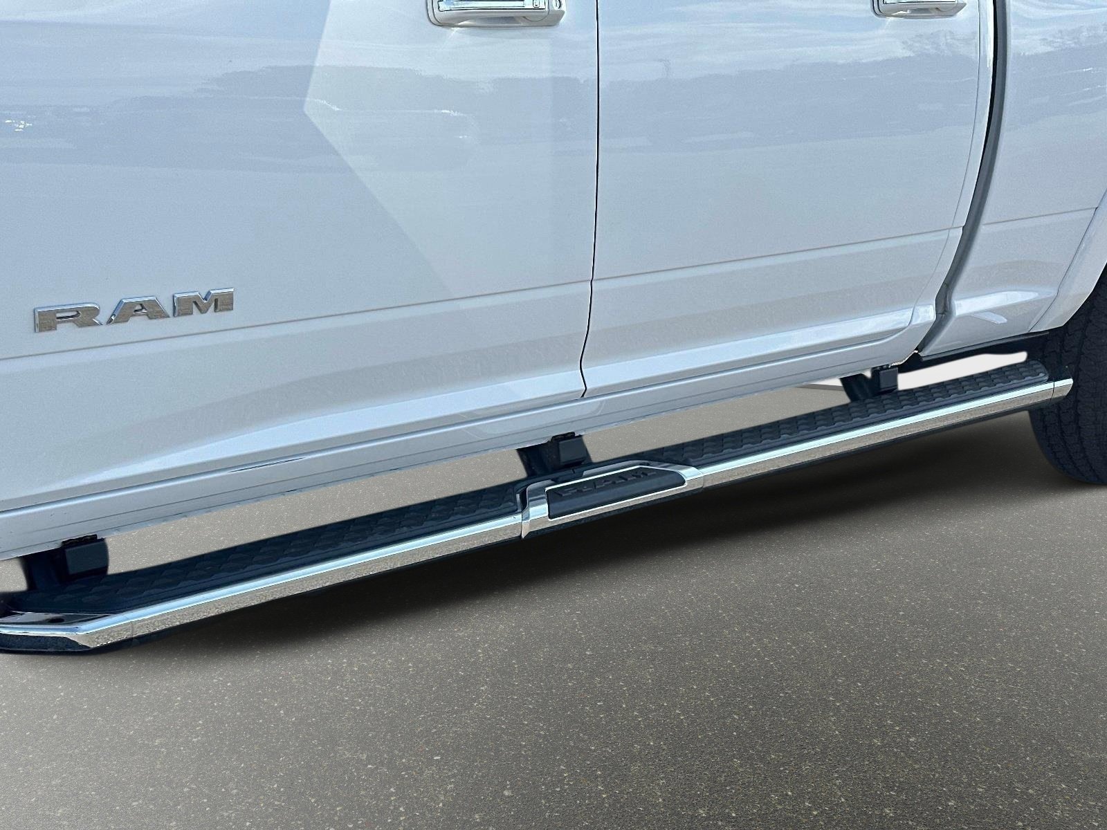 Used 2022 RAM 3500 Laramie image 13