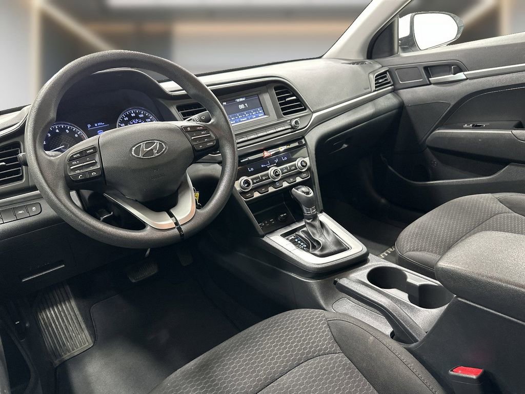 Used 2020 Hyundai Elantra SE w/ Cargo Package (C1) FWD image 11