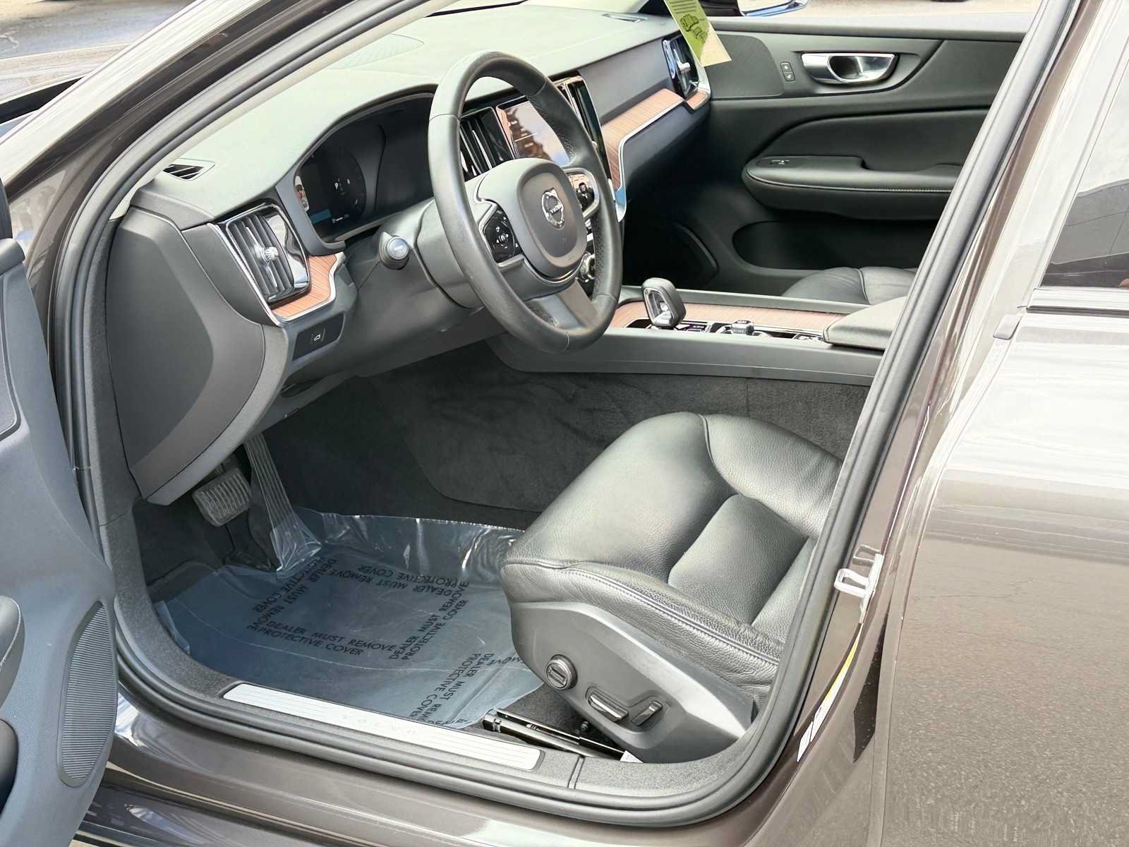 Used 2023 Volvo S60 B5 Plus FWD image 13