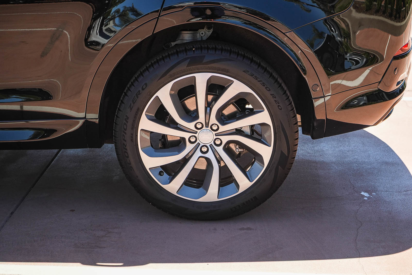 Certified 2024 Land Rover Discovery Sport Dynamic SE AWD/4WD image 13