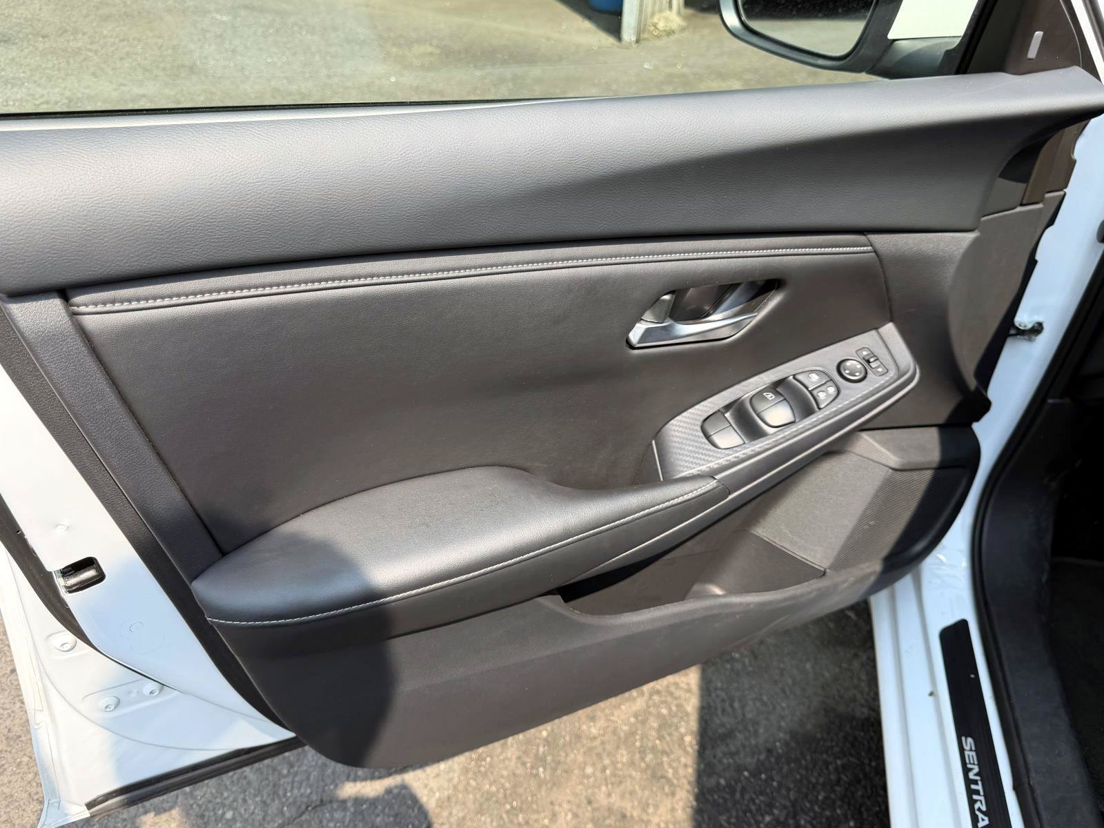 Used 2024 Nissan Sentra SV FWD image 15