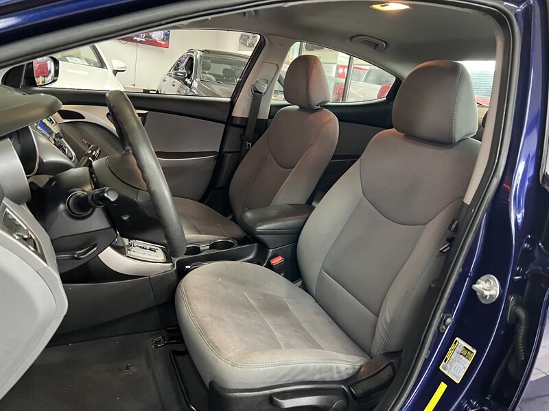 Used 2013 Hyundai Elantra GLS FWD image 9