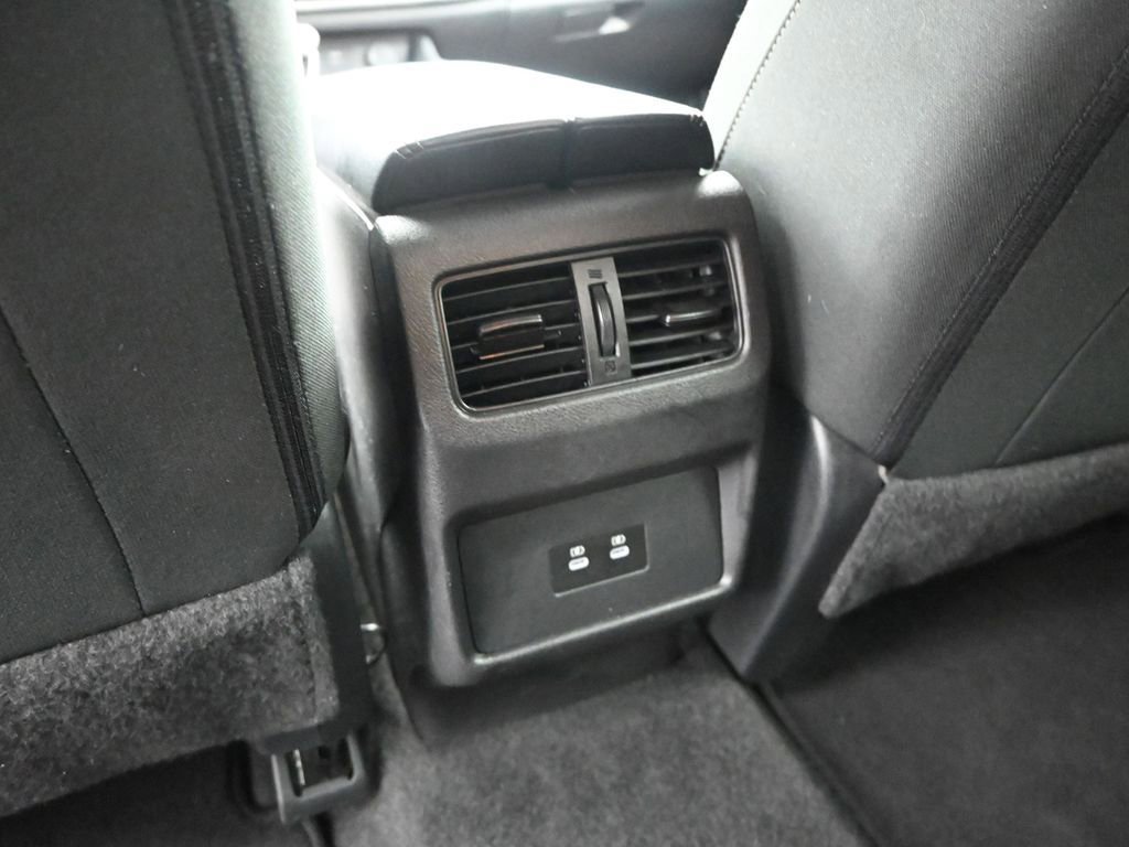 Used 2025 Nissan Rogue SV image 13