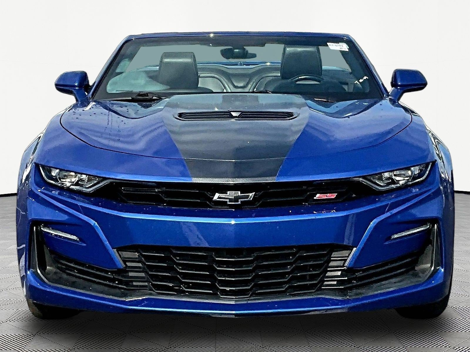 Used 2020 Chevrolet Camaro SS RWD image 2