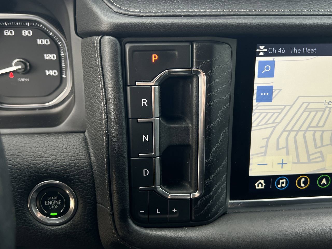 Used 2021 GMC Yukon XL Denali w/ Denali Premium Package image 15