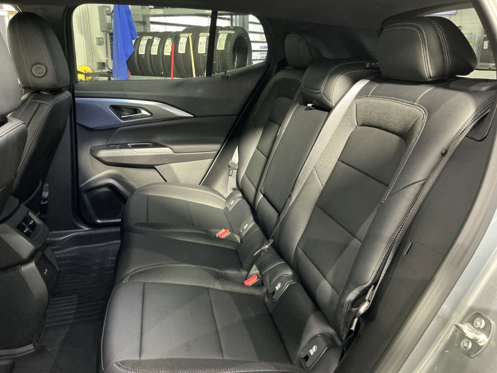 New 2026 Chevrolet Equinox EV LT image 31