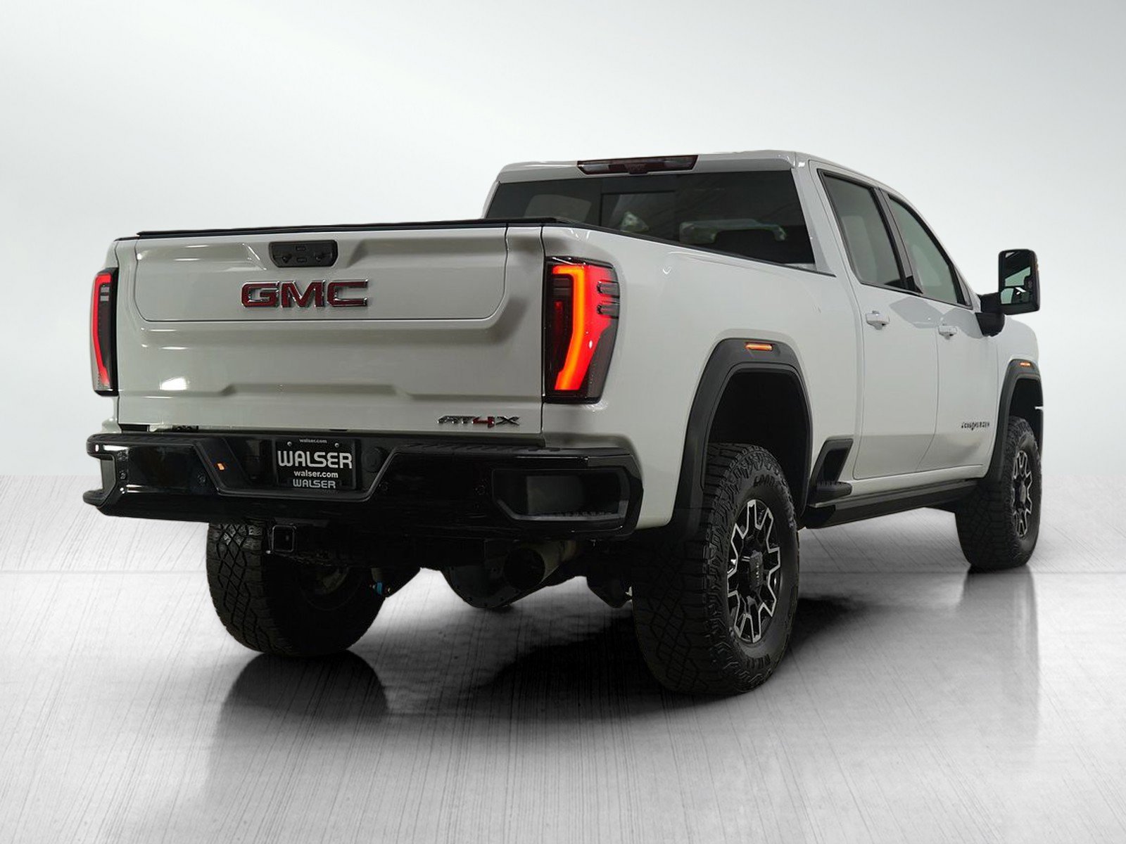 Used 2024 GMC Sierra 2500 AT4X image 5