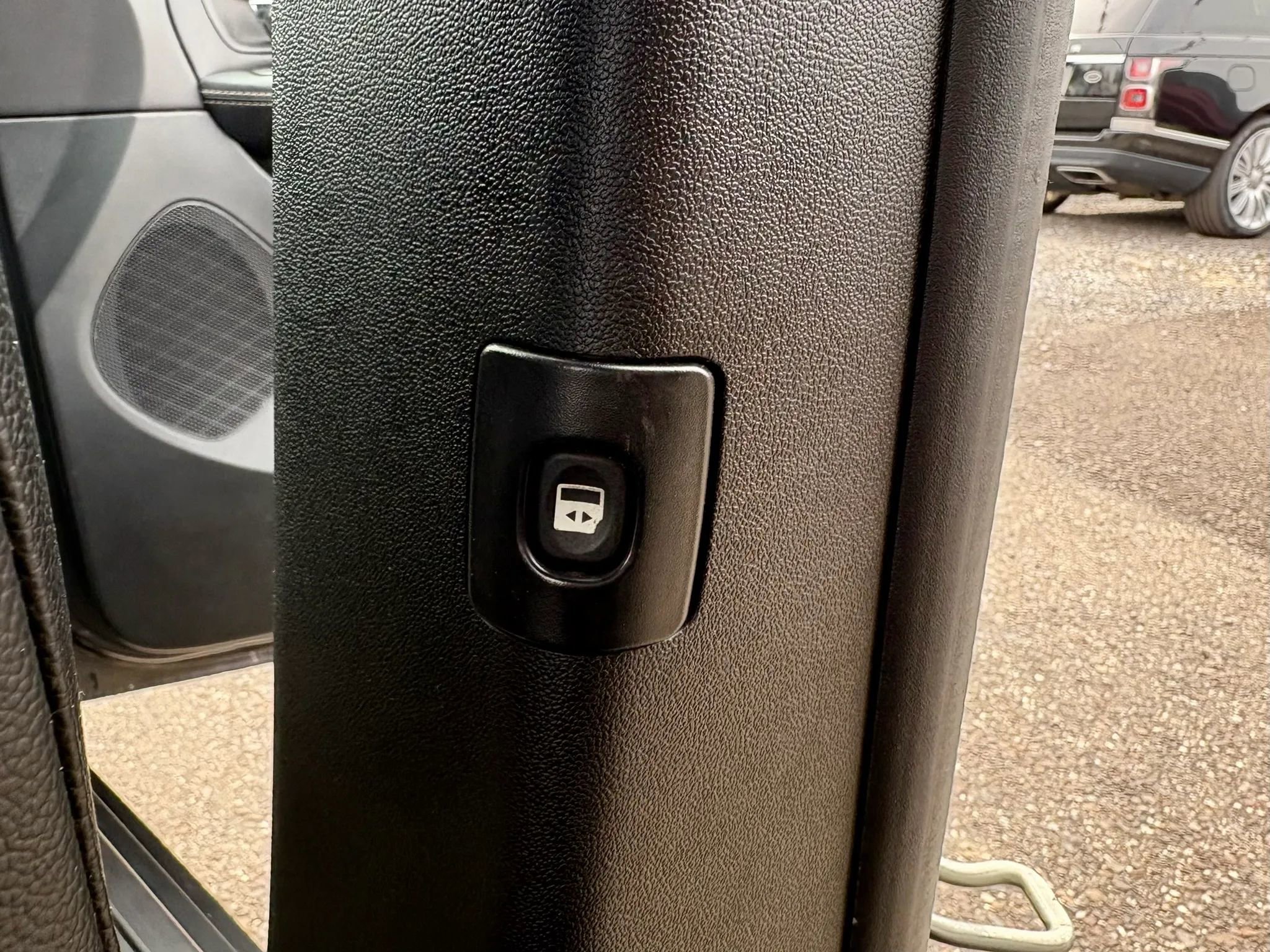 Used 2018 Dodge Grand Caravan SXT w/ Blacktop Package FWD image 13