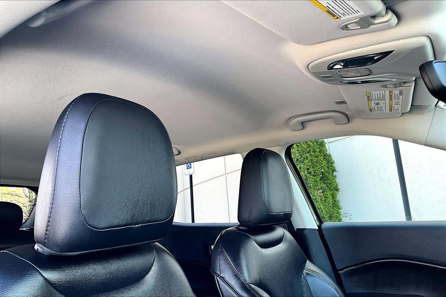 Used 2018 Jeep Compass Latitude AWD/4WD image 14