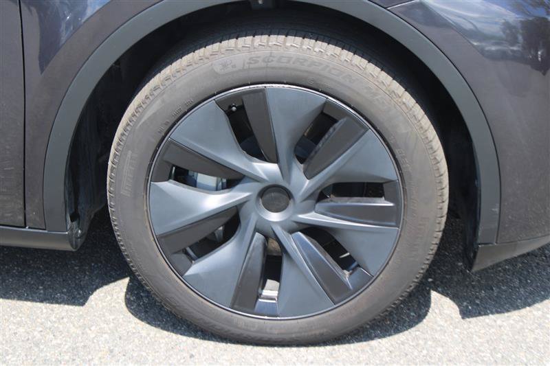 Used 2024 Tesla Model Y Long Range AWD/4WD image 9