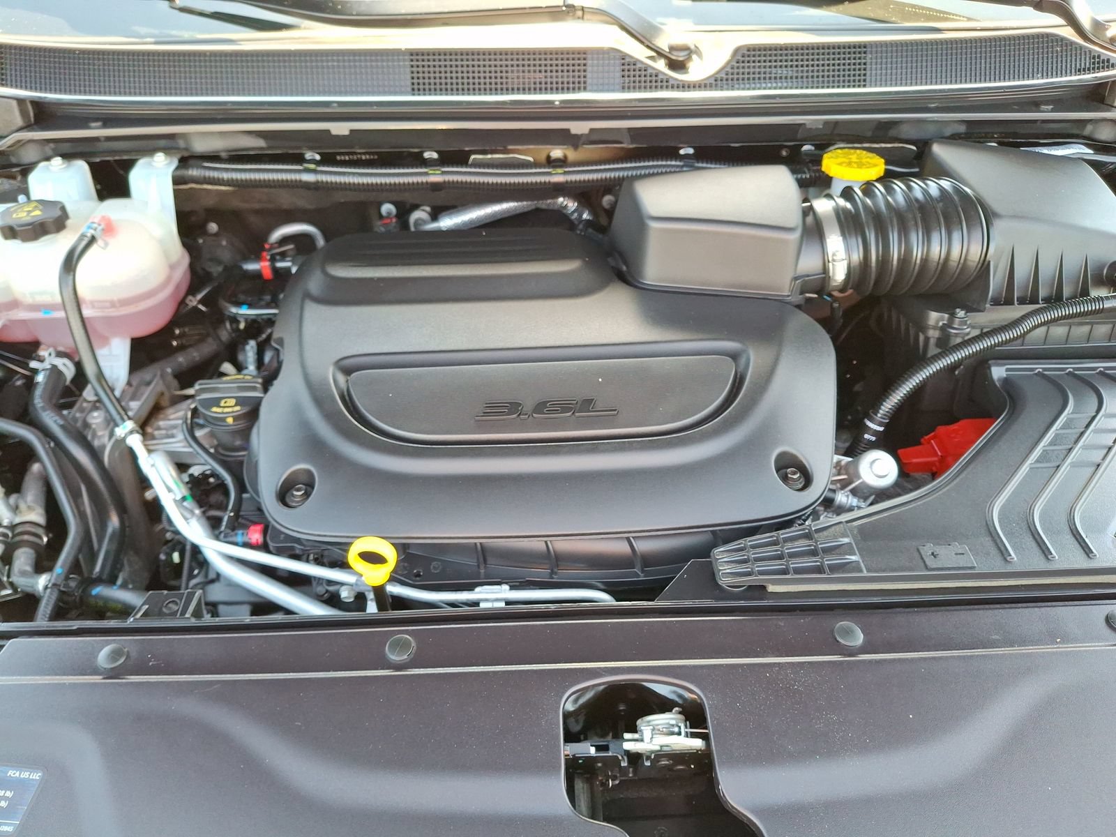 Certified 2025 Chrysler Pacifica Select FWD image 25