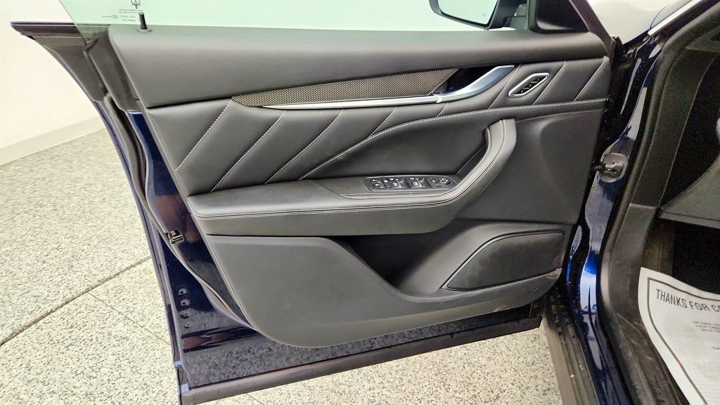 Used 2023 Maserati Levante GT AWD/4WD image 11