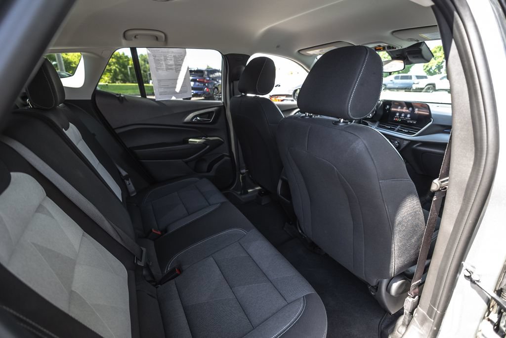 Used 2026 Chevrolet Trax LS w/ LS Convenience Package FWD image 26