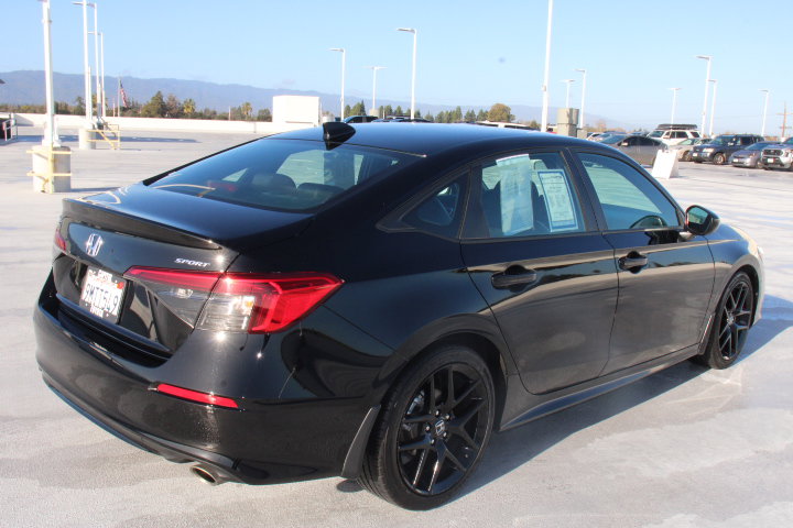 Used 2024 Honda Civic Sport image 3