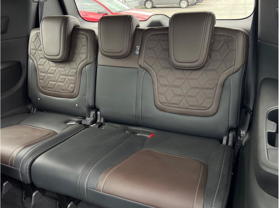 Used 2025 Nissan Armada Platinum AWD/4WD image 11