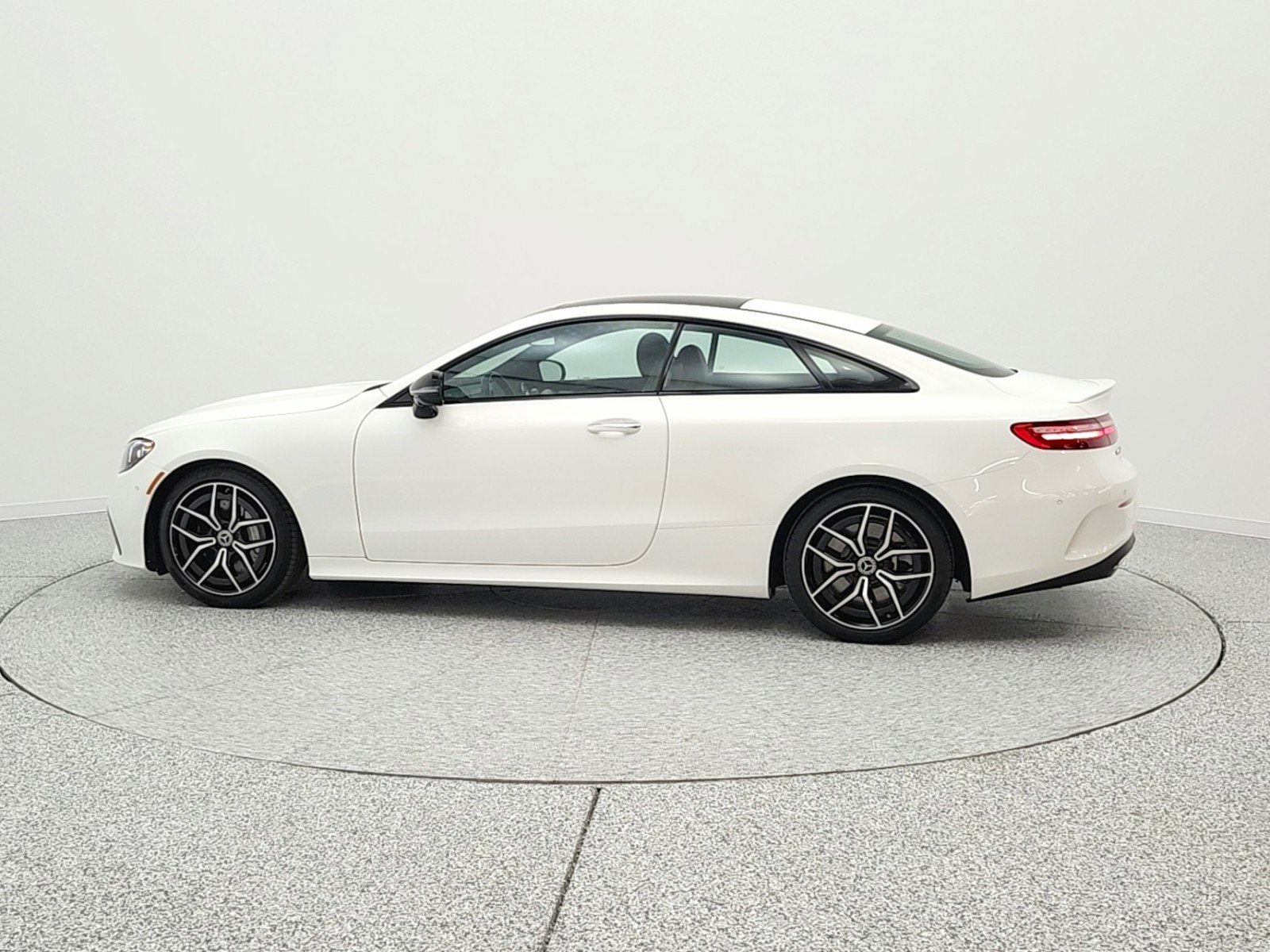 Used 2023 Mercedes-Benz E 450 Coupe image 8
