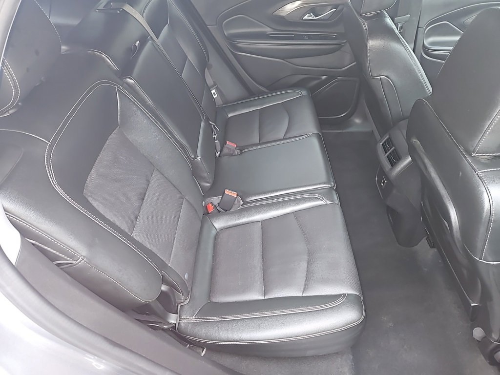 Used 2024 GMC Terrain SLT image 28