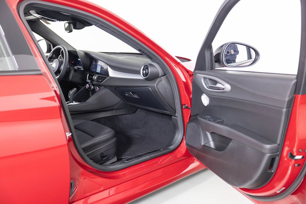 New 2026 Alfa Romeo Giulia AWD image 34